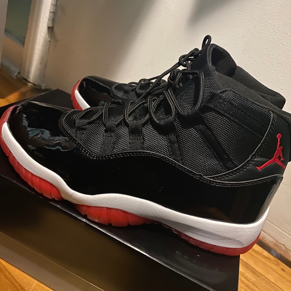 Brand New jordan retro11 (bred) size 9.5